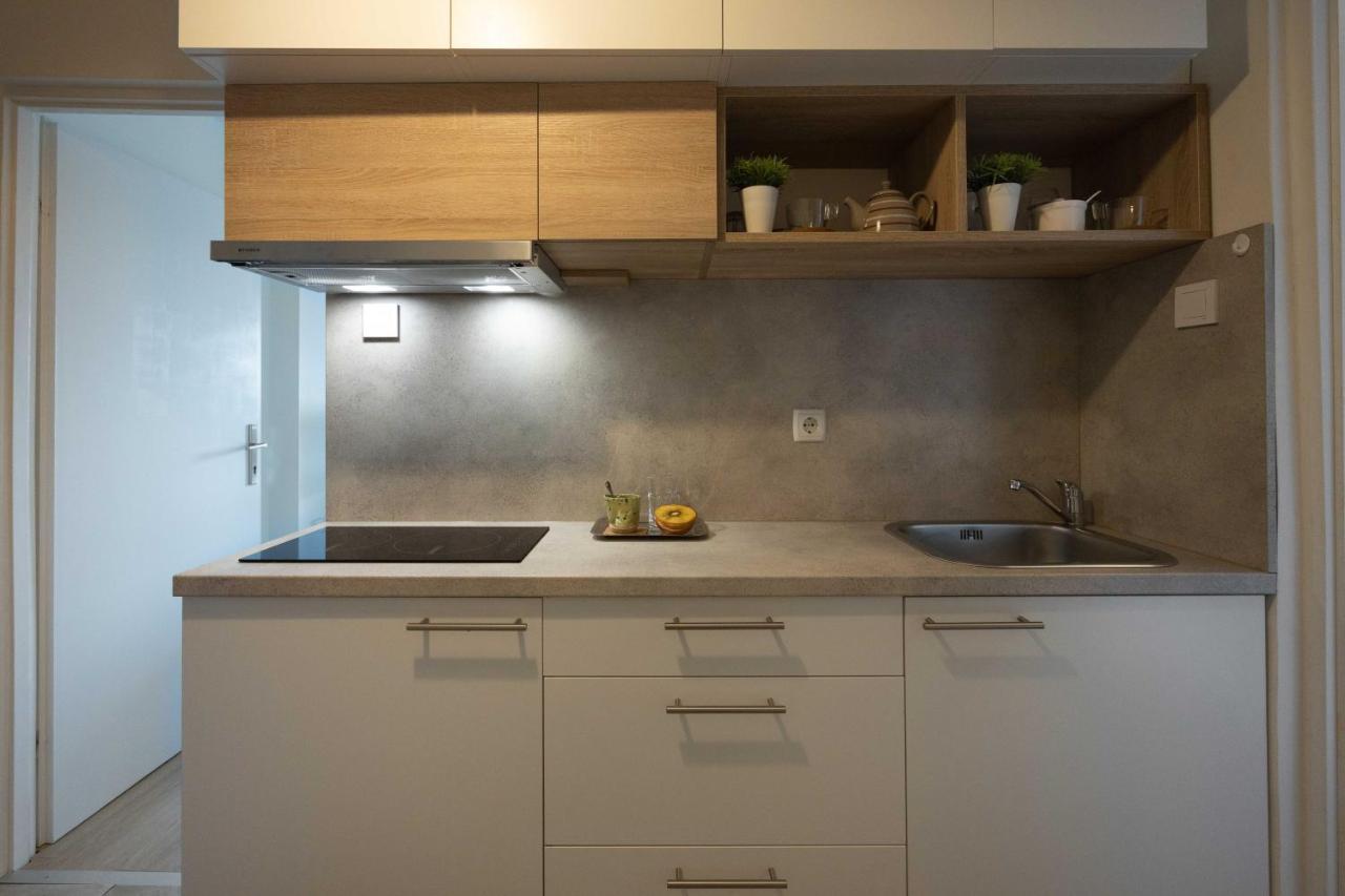 Апартаменты Bright And Modern Studio Near City Center Загреб Экстерьер фото